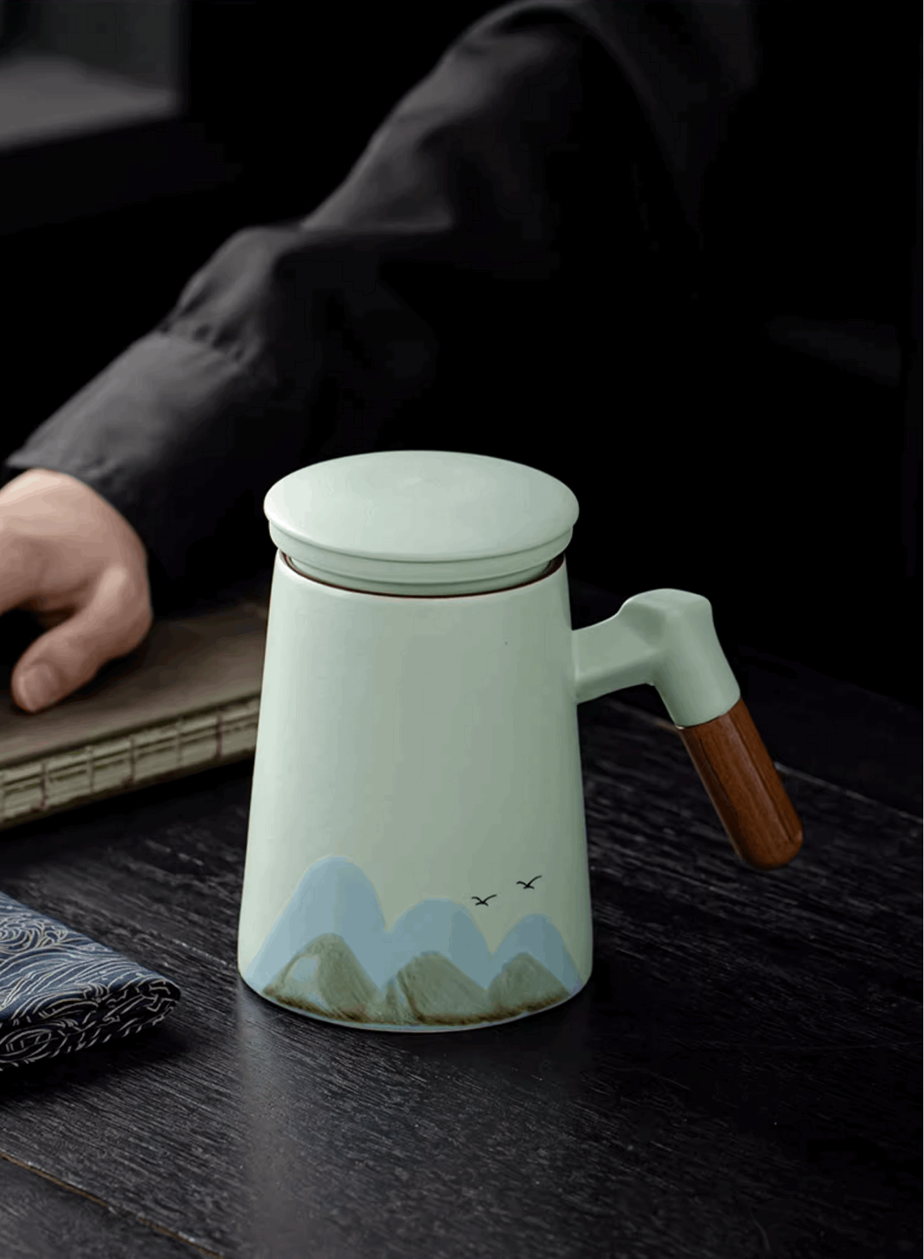 covering teapot