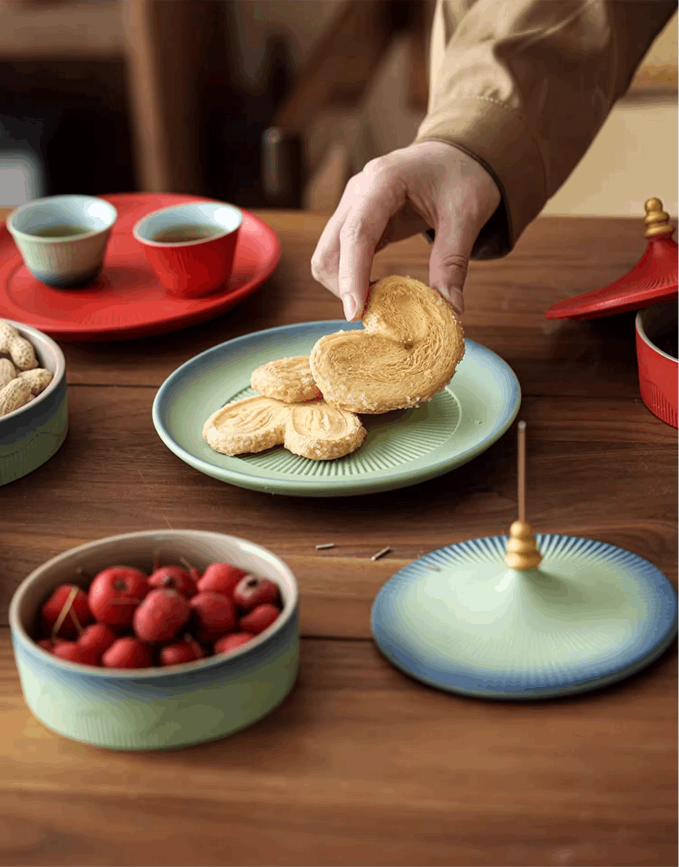 gradient green blue serving platter with butter cookie and tomato