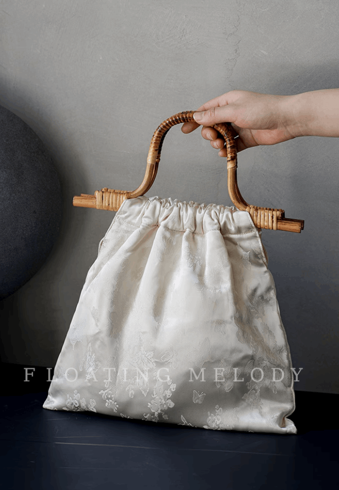 white bag with wood handle chinese style handbag hand touch